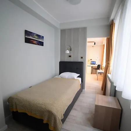 Garni House 46 Bed & Breakfast