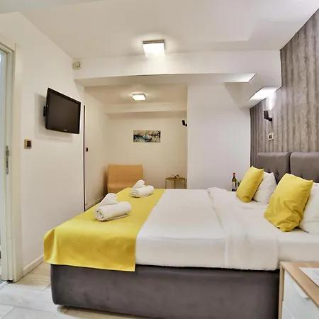 Garni House 46 Bed & Breakfast 3*