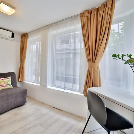 Bed & Breakfast Garni House 46 3*