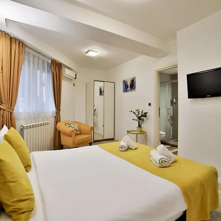 Bed & Breakfast Garni House 46 3*