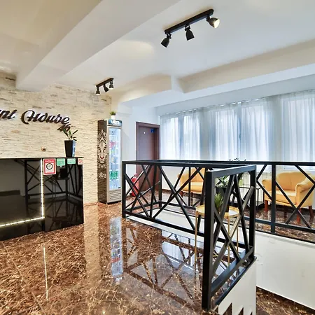 Bed & Breakfast Garni House 46 3*