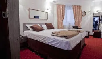 Bed & Breakfast Garni House 46 3*